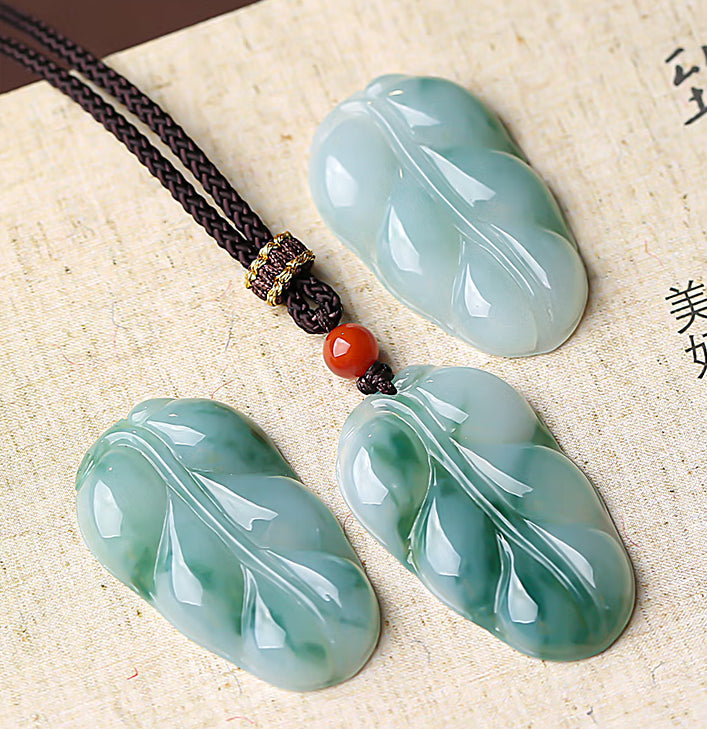 High Standard A-grade Jade Pendant Necklace with Floral Design and Certificate